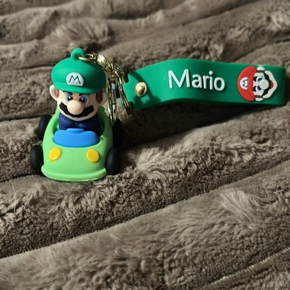 Mario cart key chain - Picture 3 of 9